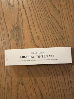 NWOT skinpharm mineral tinted spf